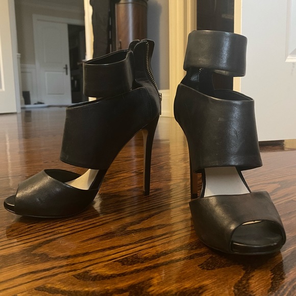 New Black Aldo Heels - Picture 1 of 1